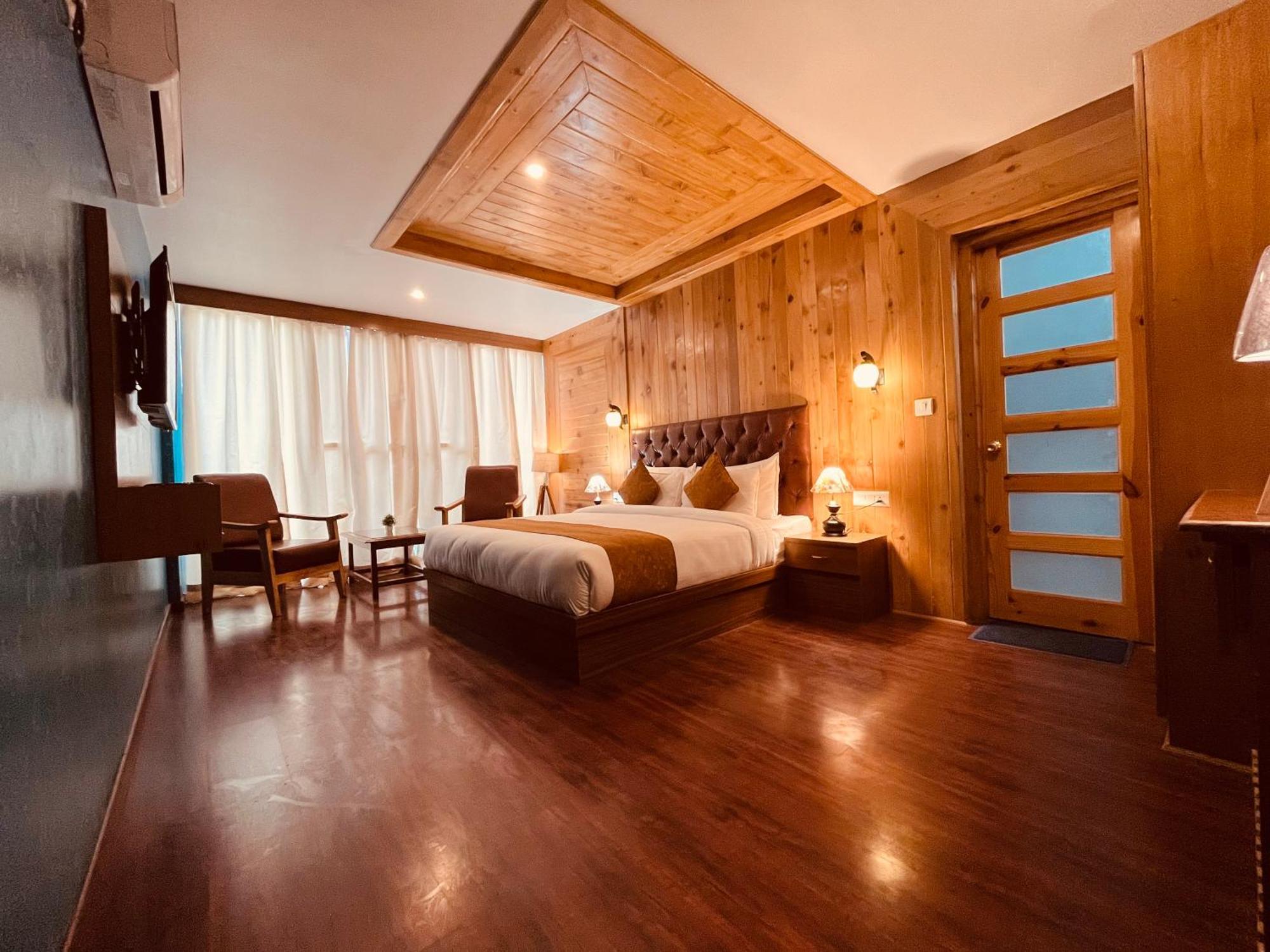 Tata Vista Resort Mall Road Manali - Centrally Heated & Air Cooled Buitenkant foto