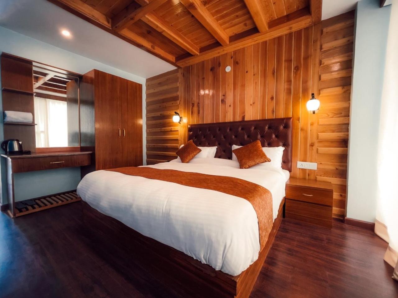 Tata Vista Resort Mall Road Manali - Centrally Heated & Air Cooled Buitenkant foto