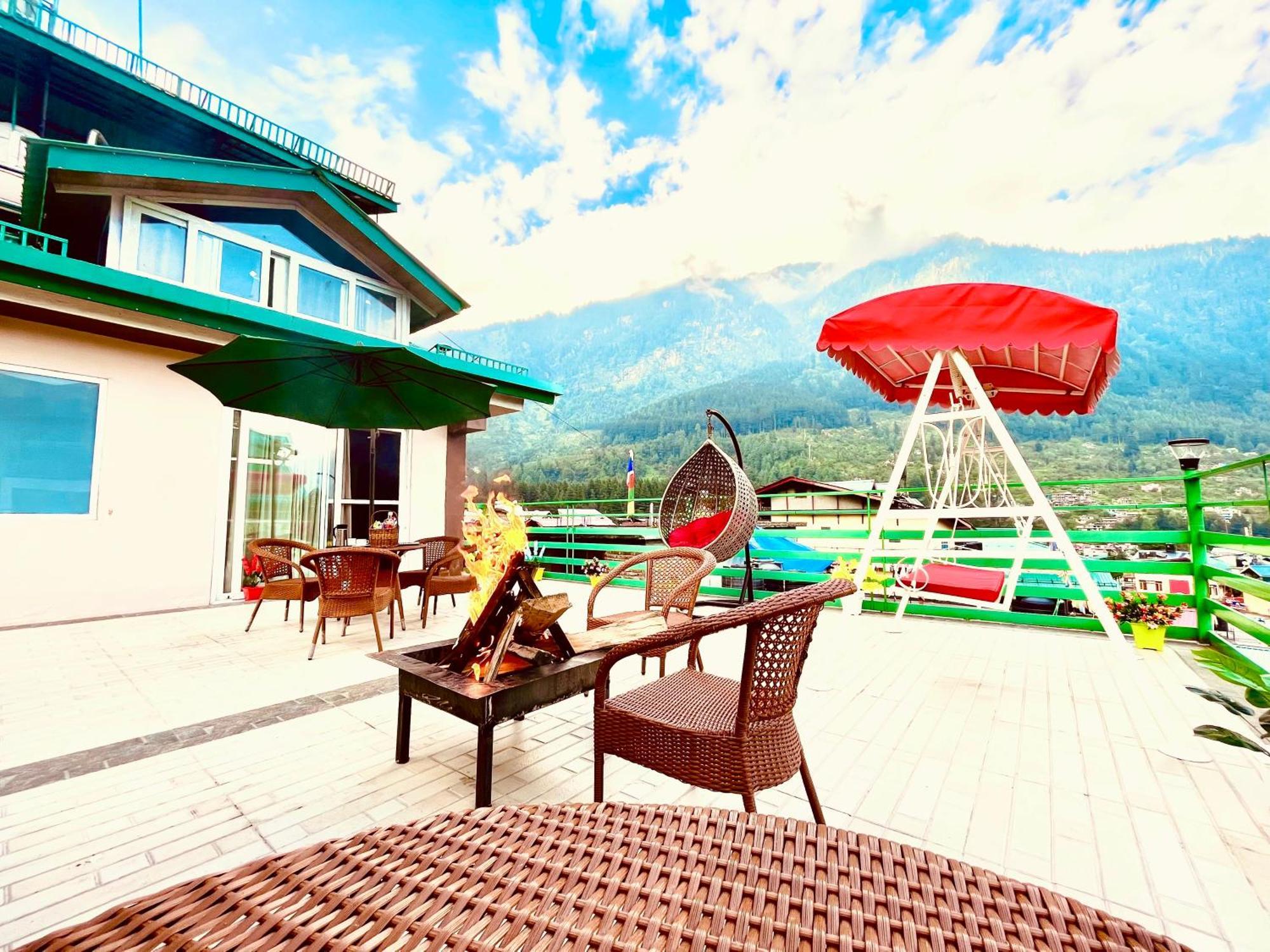 Tata Vista Resort Mall Road Manali - Centrally Heated & Air Cooled Buitenkant foto