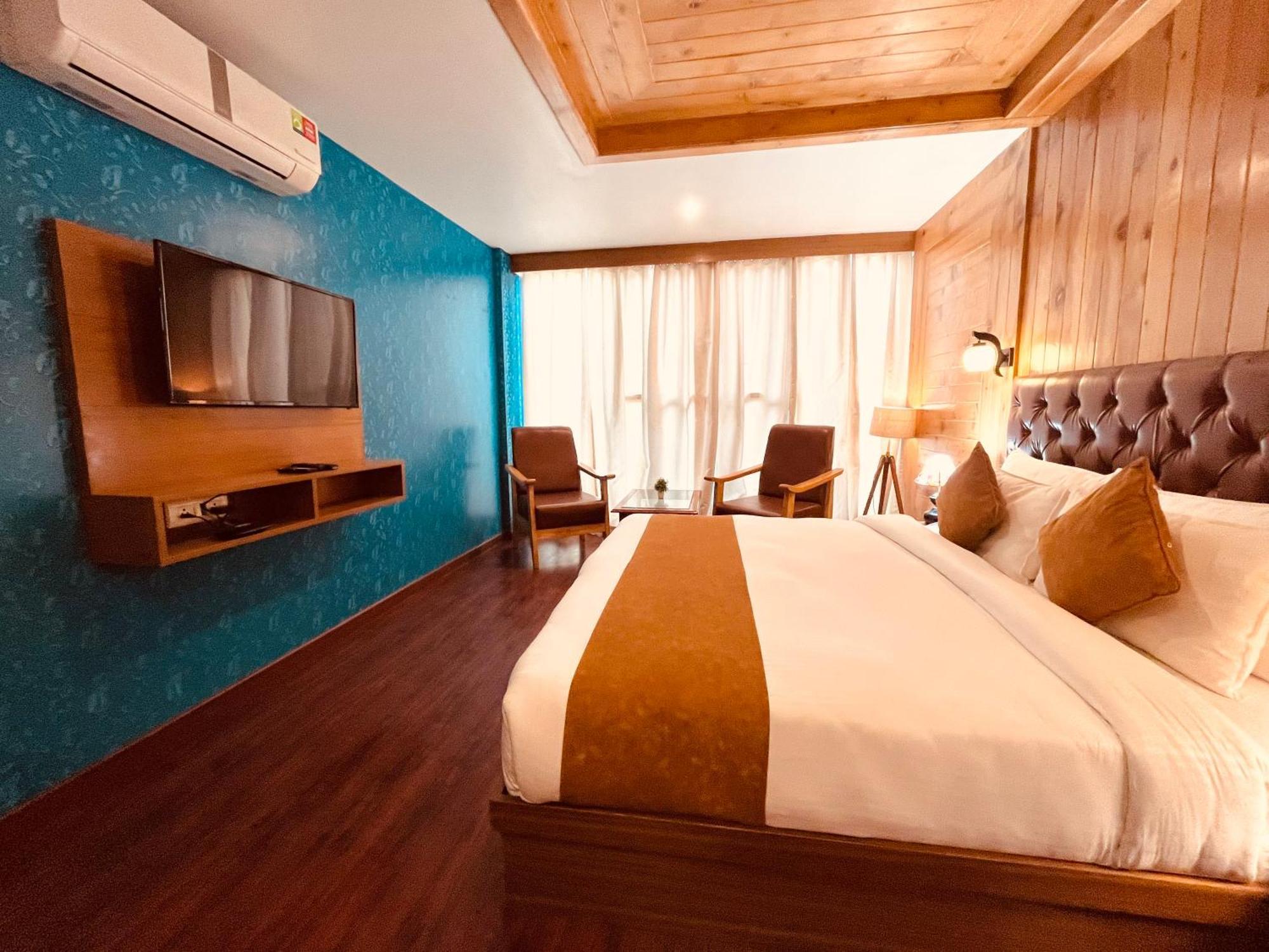 Tata Vista Resort Mall Road Manali - Centrally Heated & Air Cooled Buitenkant foto