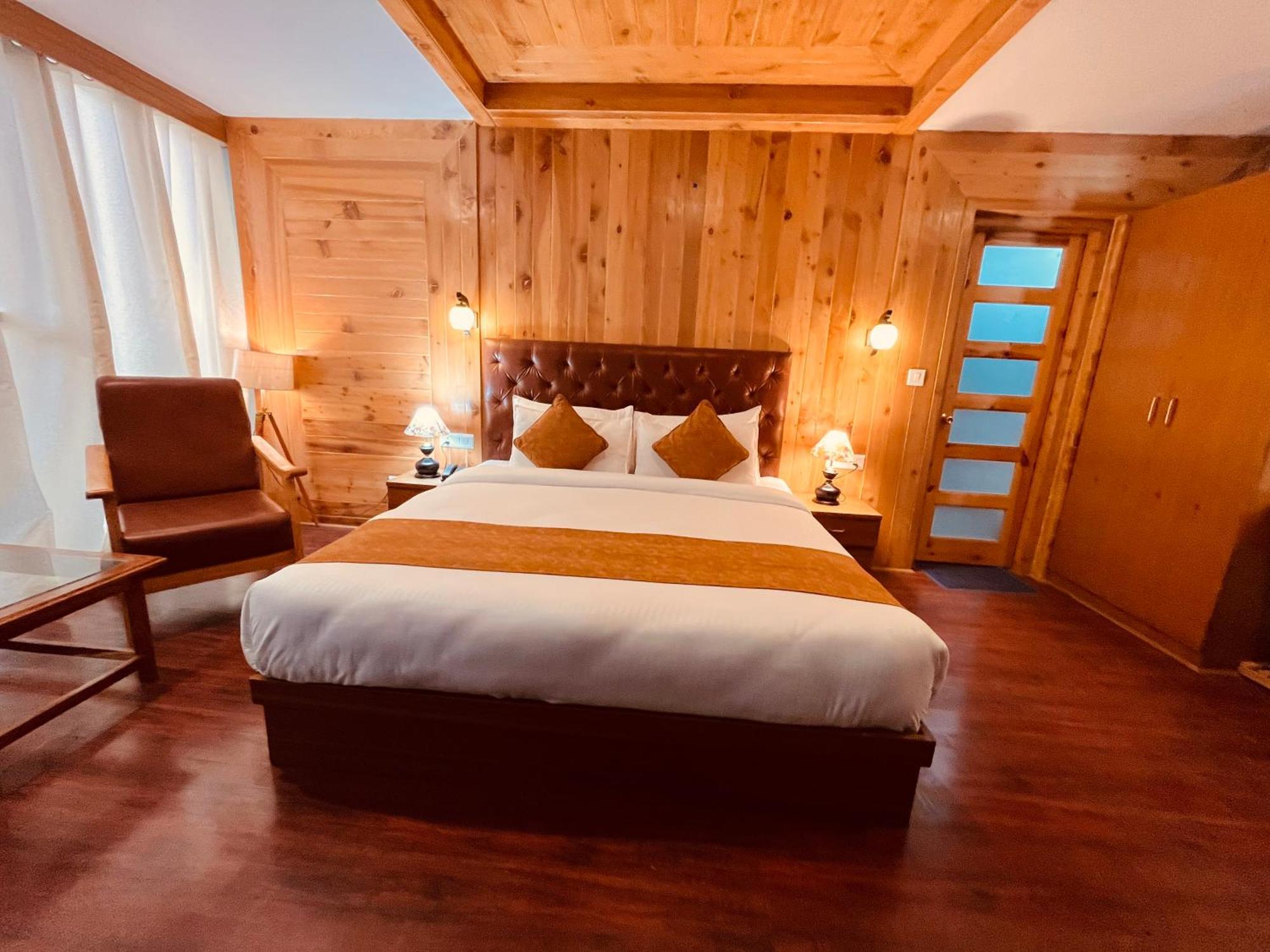 Tata Vista Resort Mall Road Manali - Centrally Heated & Air Cooled Buitenkant foto