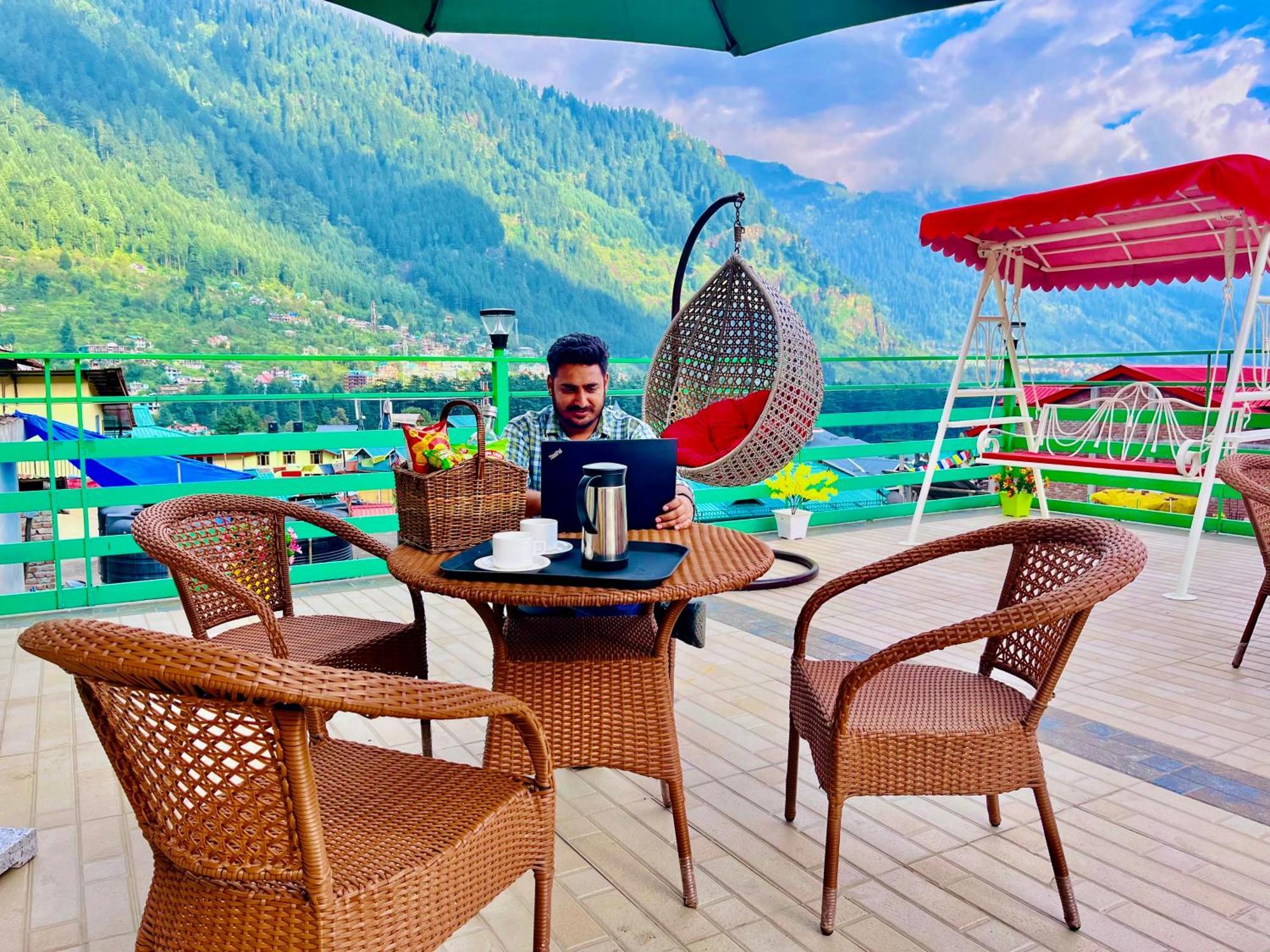 Tata Vista Resort Mall Road Manali - Centrally Heated & Air Cooled Buitenkant foto