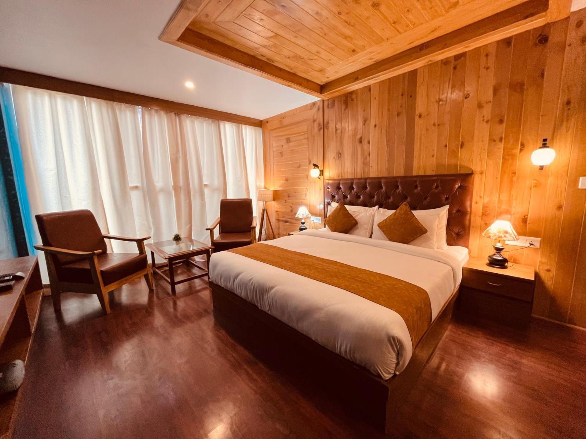 Tata Vista Resort Mall Road Manali - Centrally Heated & Air Cooled Buitenkant foto