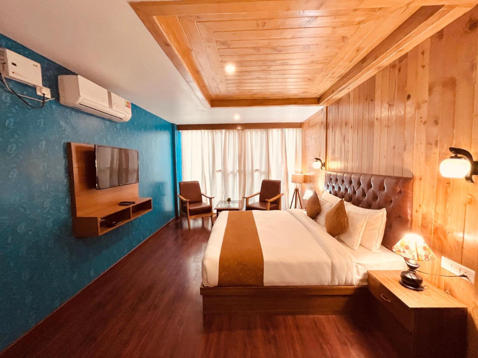 Tata Vista Resort Mall Road Manali - Centrally Heated & Air Cooled Buitenkant foto